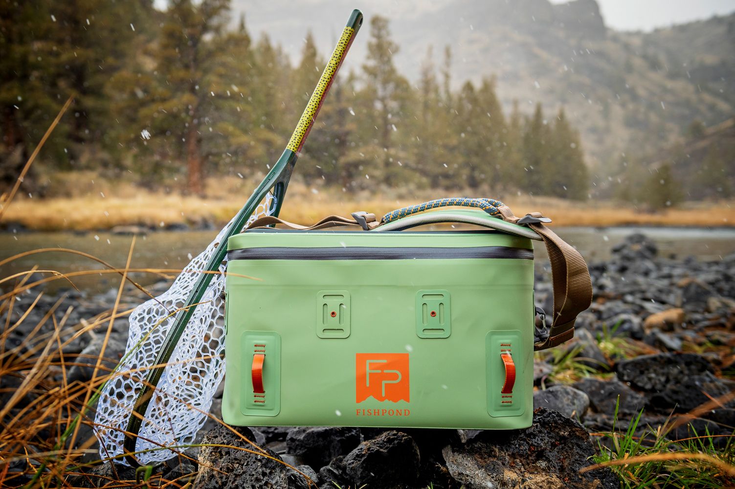 bank fishing tackle bag Fishpond Cutbank Gear Bag